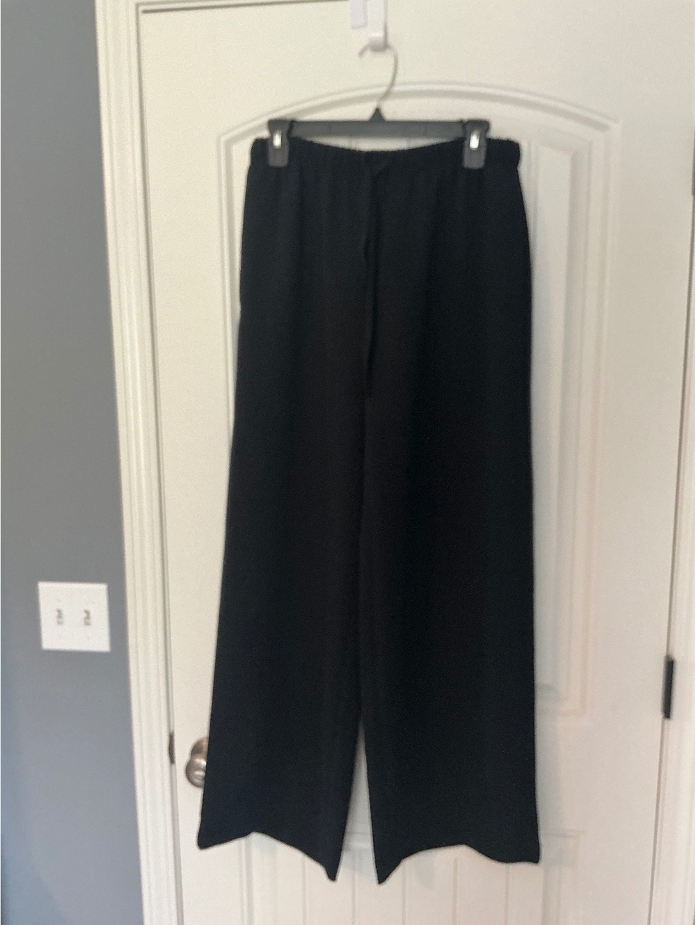NWT Aritzia Wilfred Lodge Pant size Medium Crepette black
